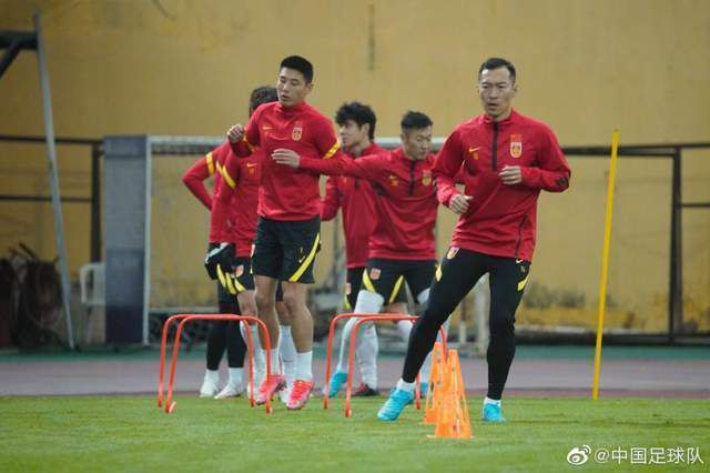 南山兵露j裸体2015